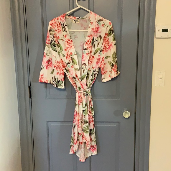 Show me your MuMu Brie robe - Picture 2 of 4